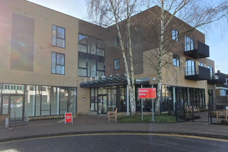 Image of the outside of Shenfield Library, Hutton Road.